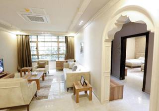 Four Seasons Suites