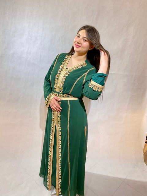 Robe longue verte et dorée