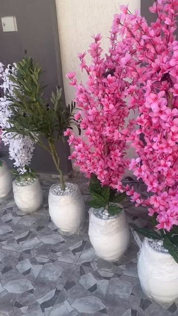 Fleurs décoratives en pot