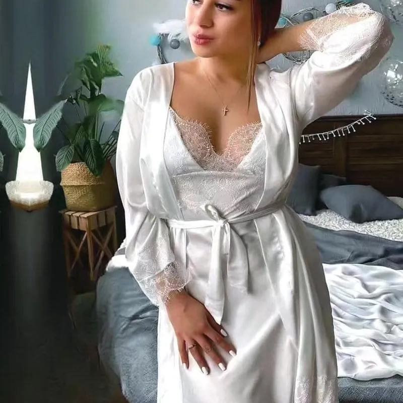 Silk & Grace، طقم فاتح مع روب