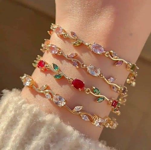 Bracelets à pierres colorées