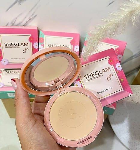 Poudre compacte SHEGLAM — boîtier fleuri